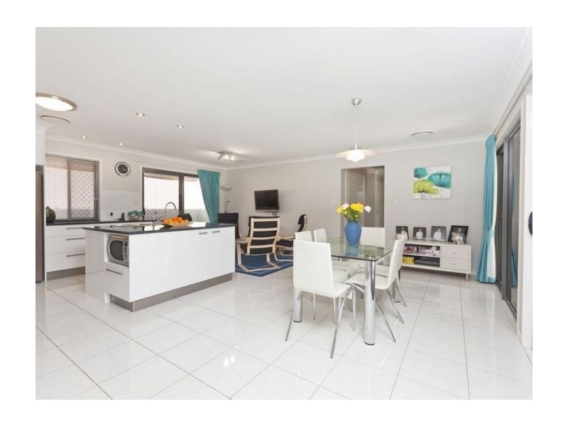 6 Figtree Place, Wakerley QLD 4154