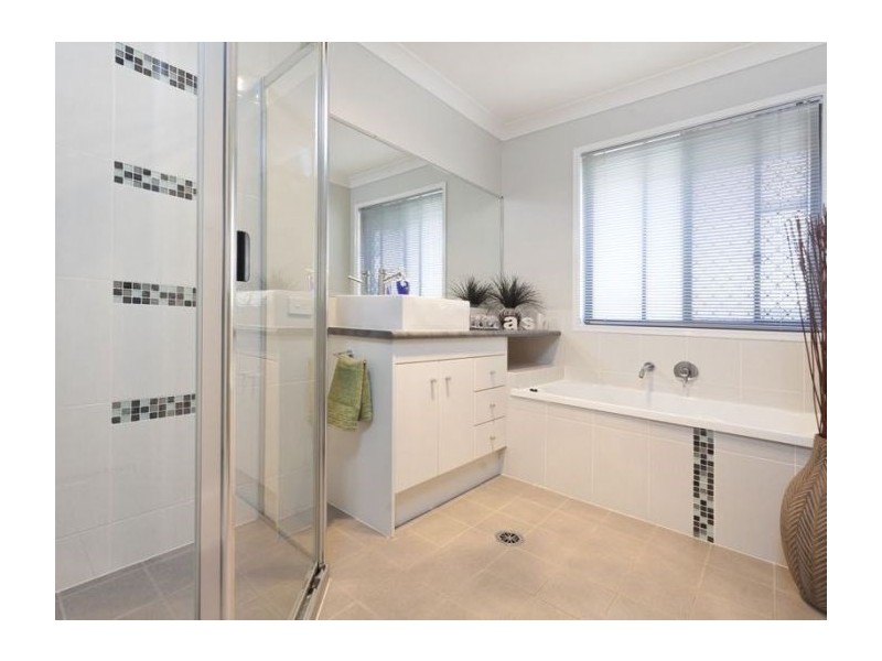 6 Figtree Place, Wakerley QLD 4154