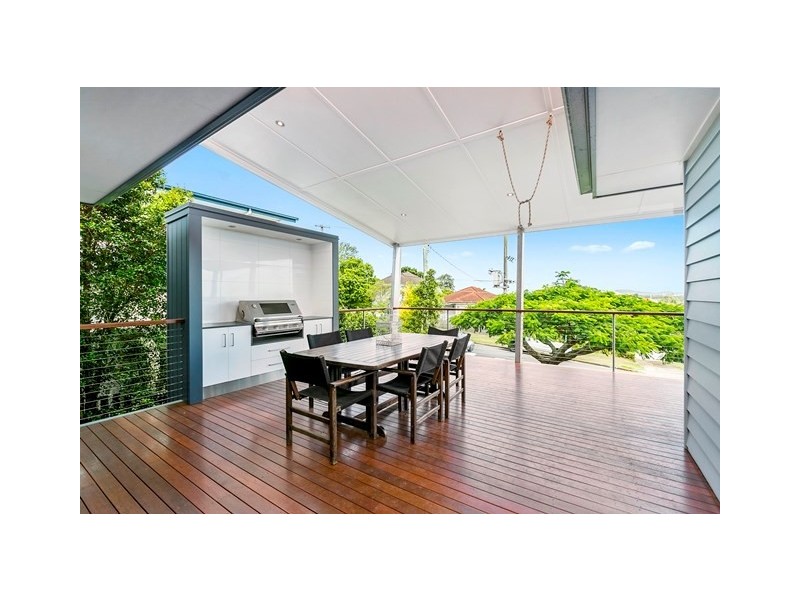 27 Roseneath Parade, Wynnum West QLD 4178