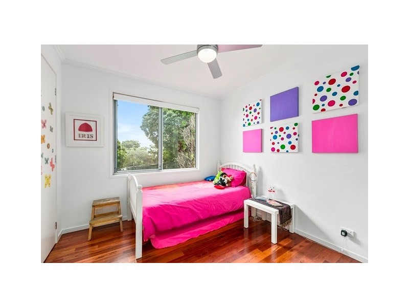 27 Roseneath Parade, Wynnum West QLD 4178