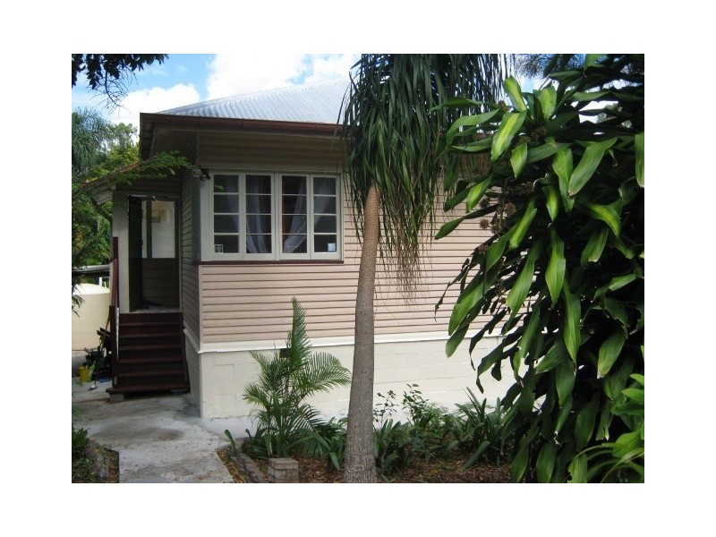 92 Haylock Street, Wynnum QLD 4178