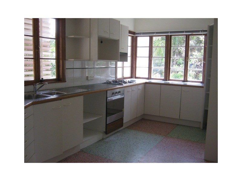 92 Haylock Street, Wynnum QLD 4178