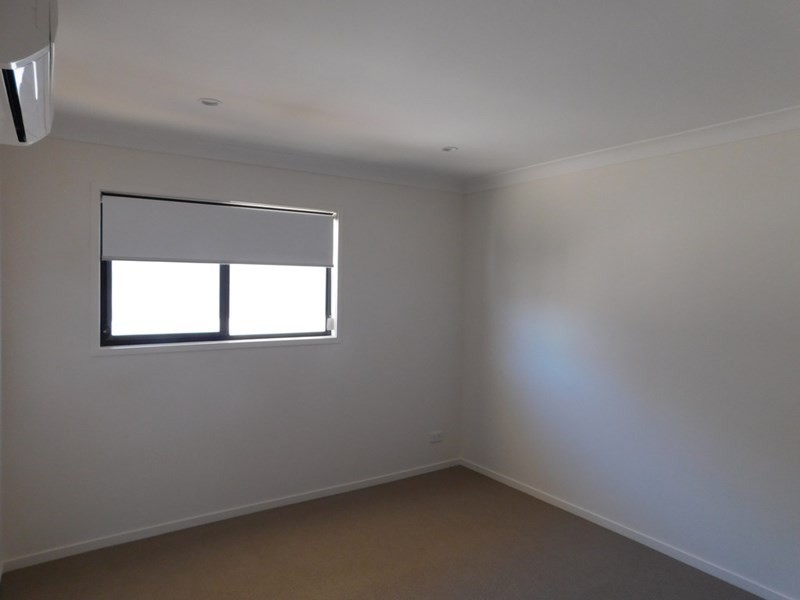 1/8 Oasis Close, Manly West QLD 4179