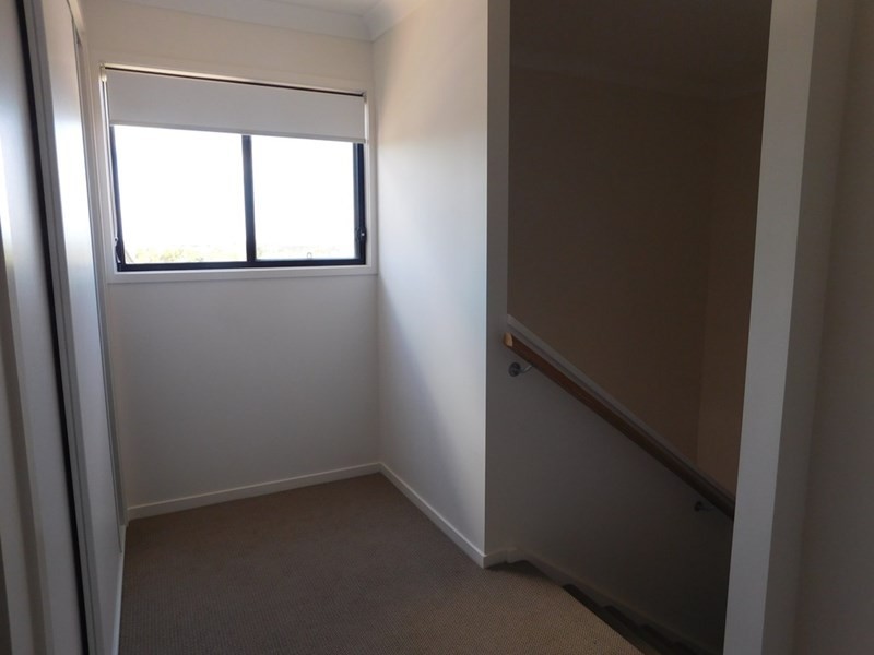 1/8 Oasis Close, Manly West QLD 4179