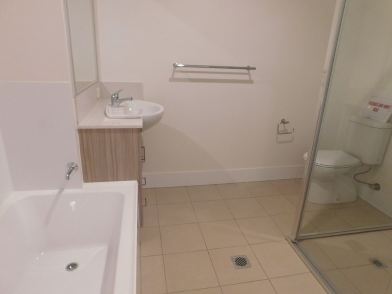 1/8 Oasis Close, Manly West QLD 4179