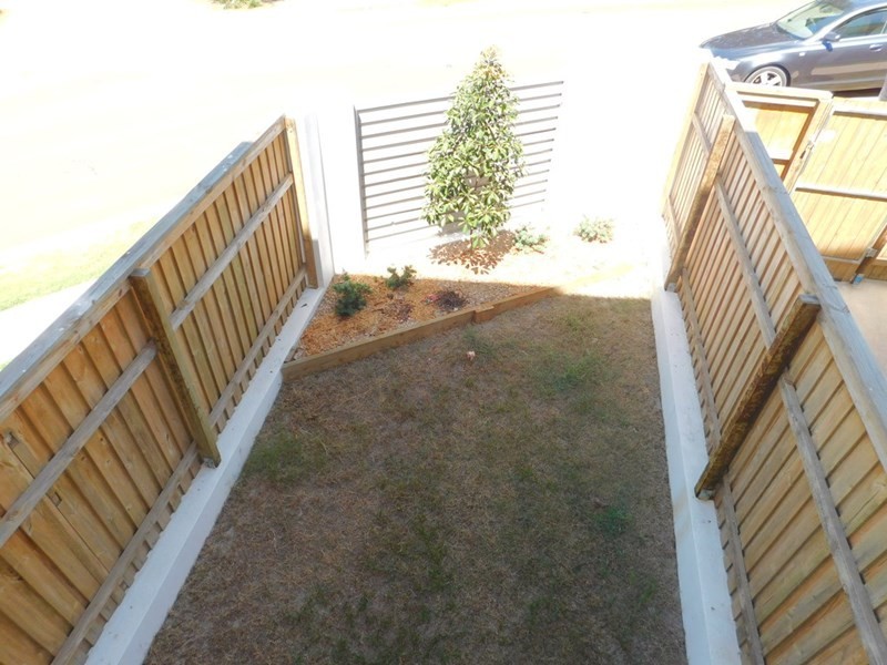 1/8 Oasis Close, Manly West QLD 4179