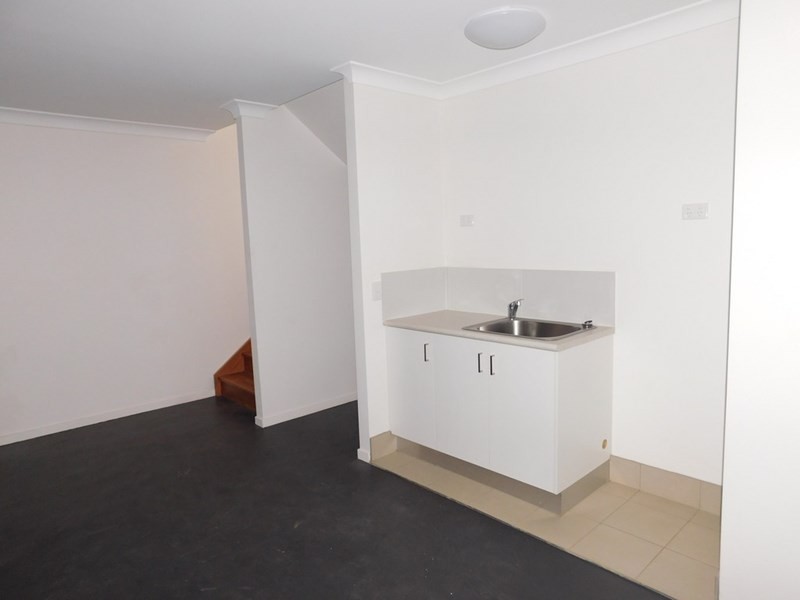 1/8 Oasis Close, Manly West QLD 4179