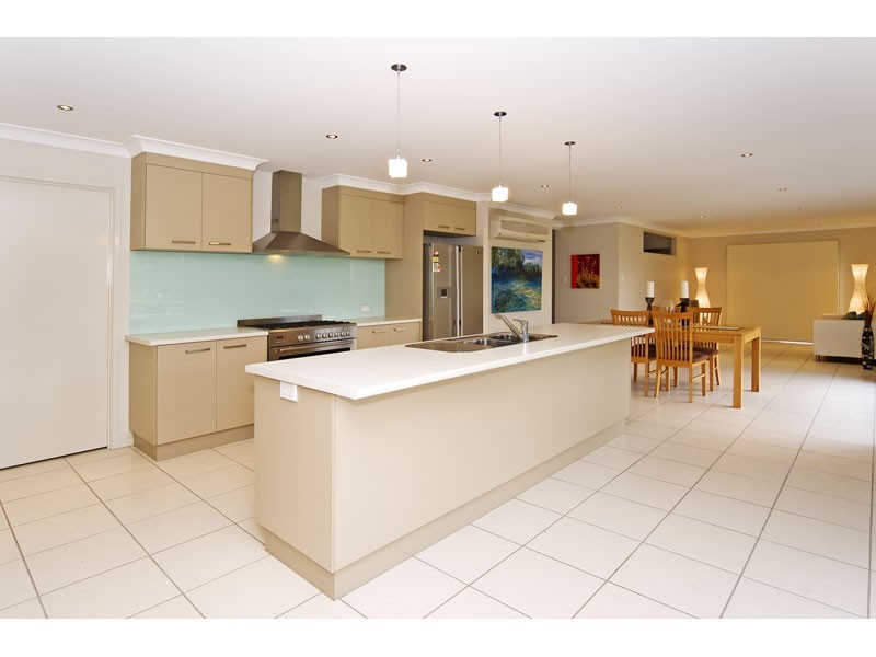 56 Rymera Crescent, Gumdale QLD 4154