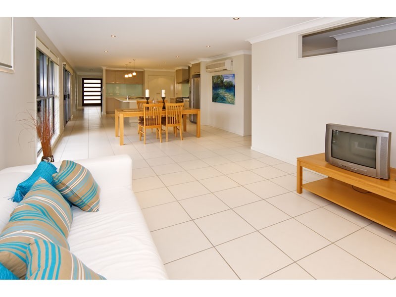 56 Rymera Crescent, Gumdale QLD 4154