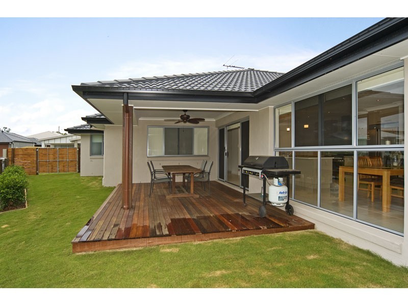 56 Rymera Crescent, Gumdale QLD 4154
