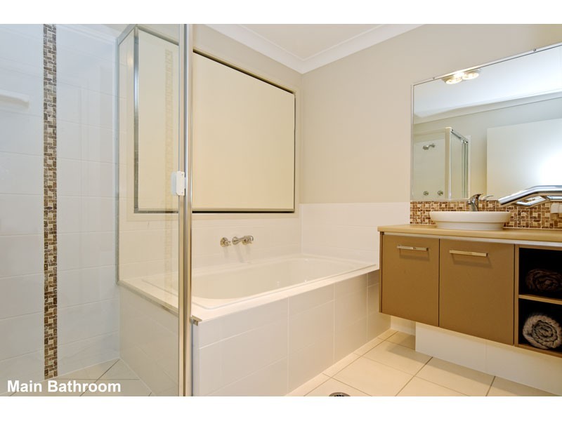 56 Rymera Crescent, Gumdale QLD 4154