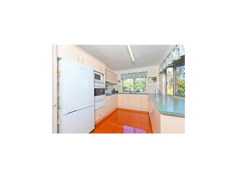 8 Heymer Street, Wynnum QLD 4178