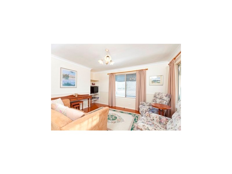 8 Heymer Street, Wynnum QLD 4178