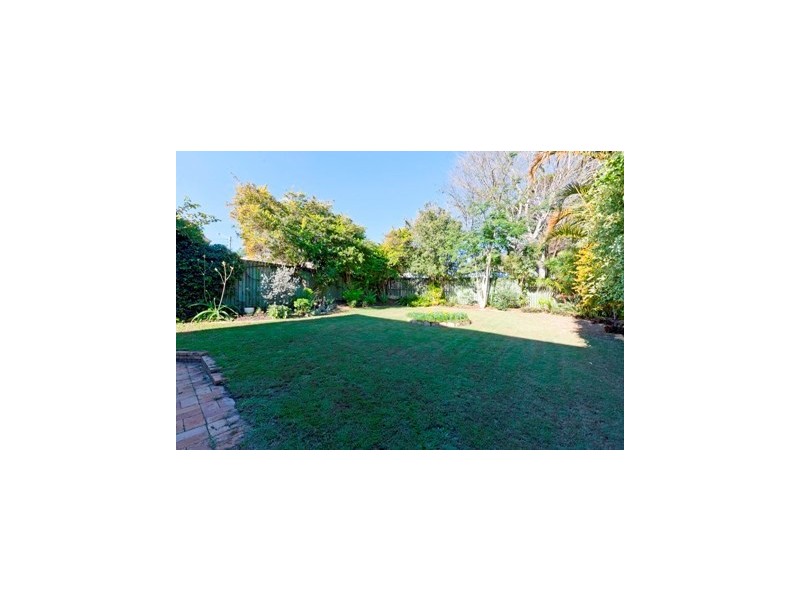 8 Heymer Street, Wynnum QLD 4178