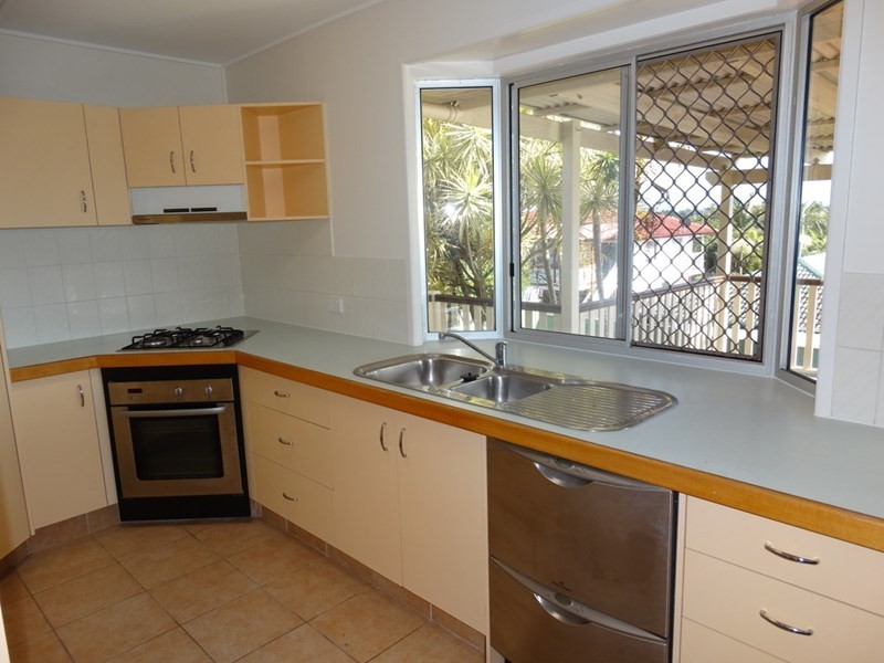 8 Sunstone Street, Manly West QLD 4179