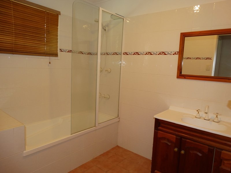 8 Sunstone Street, Manly West QLD 4179