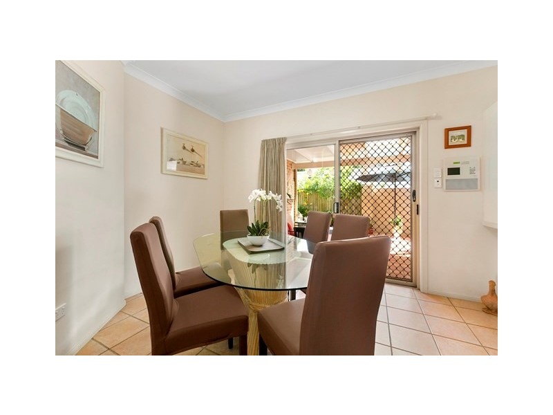 25 Greggor Street, Wynnum West QLD 4178