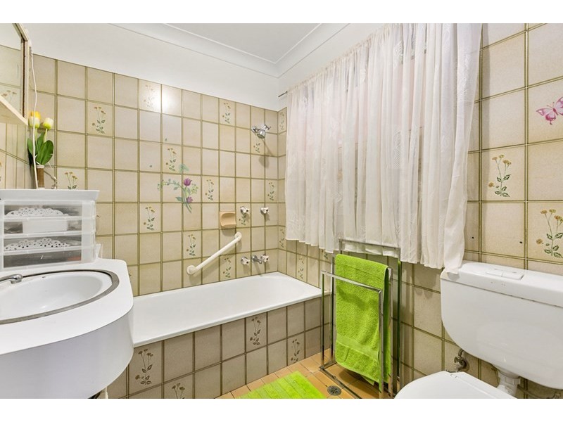 18 Lorelei Street, Manly West QLD 4179