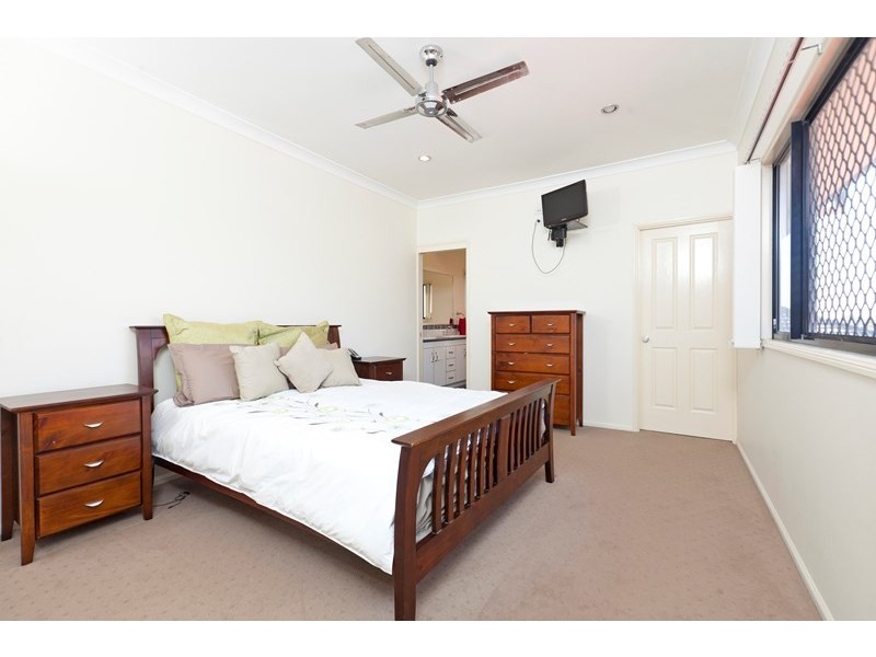 7 Summit Place, Wynnum West QLD 4178