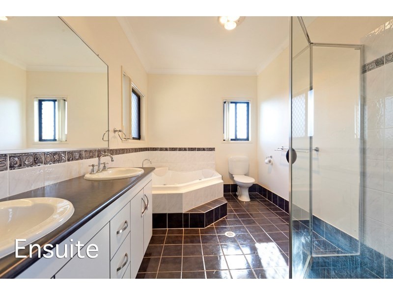 7 Summit Place, Wynnum West QLD 4178