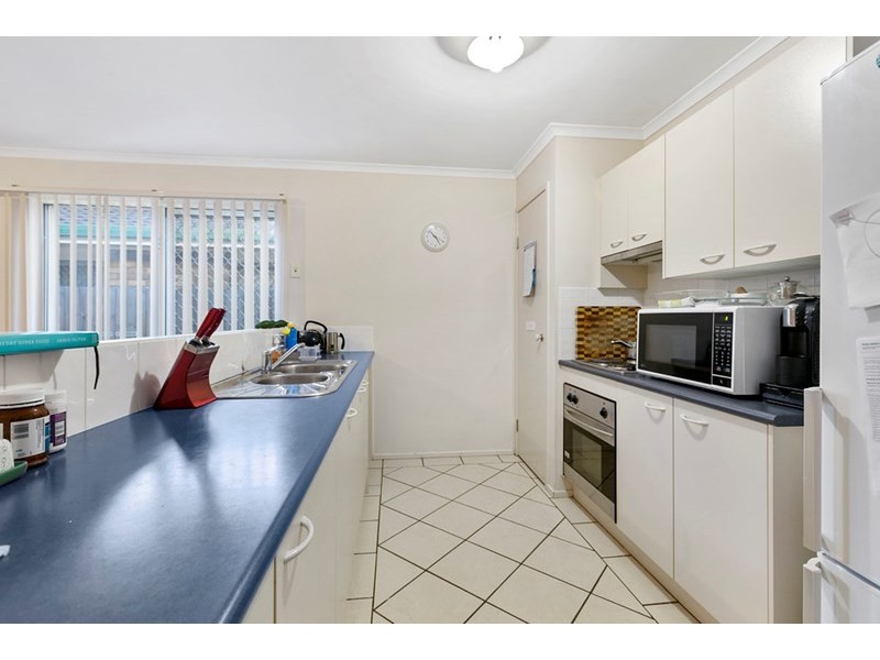 33 Hutton Avenue, Wynnum QLD 4178