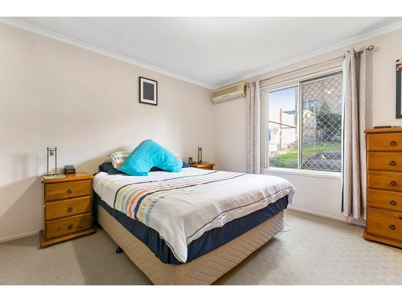 33 Hutton Avenue, Wynnum QLD 4178