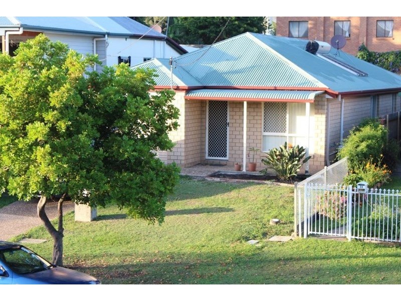 33 Hutton Avenue, Wynnum QLD 4178