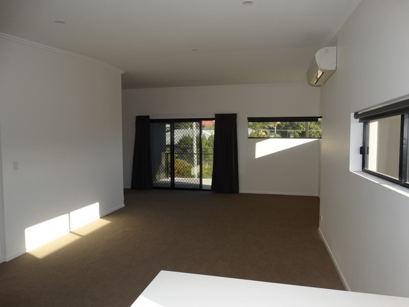 8/39 Yamboyna Street, Manly QLD 4179