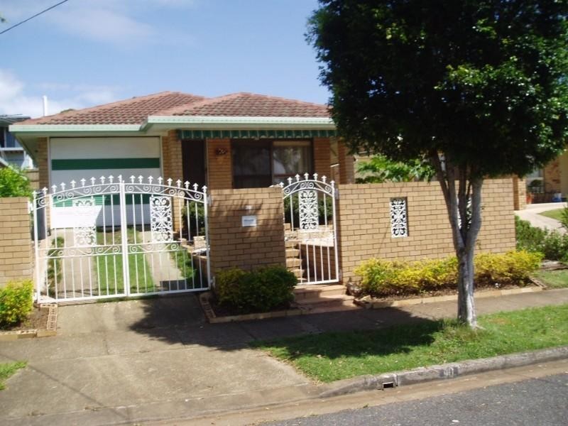 90 Pine Street, Wynnum QLD 4178