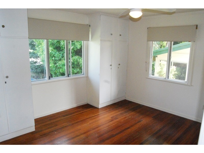 15 Heymer Street, Wynnum QLD 4178