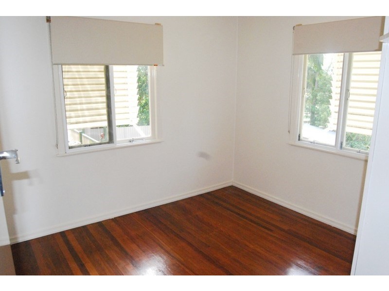 15 Heymer Street, Wynnum QLD 4178