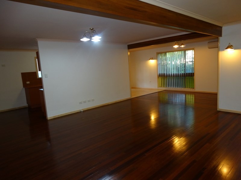 8 Hinckley Street, Manly West QLD 4179