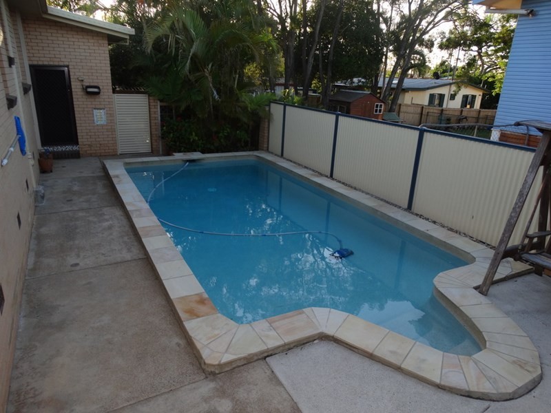 8 Hinckley Street, Manly West QLD 4179