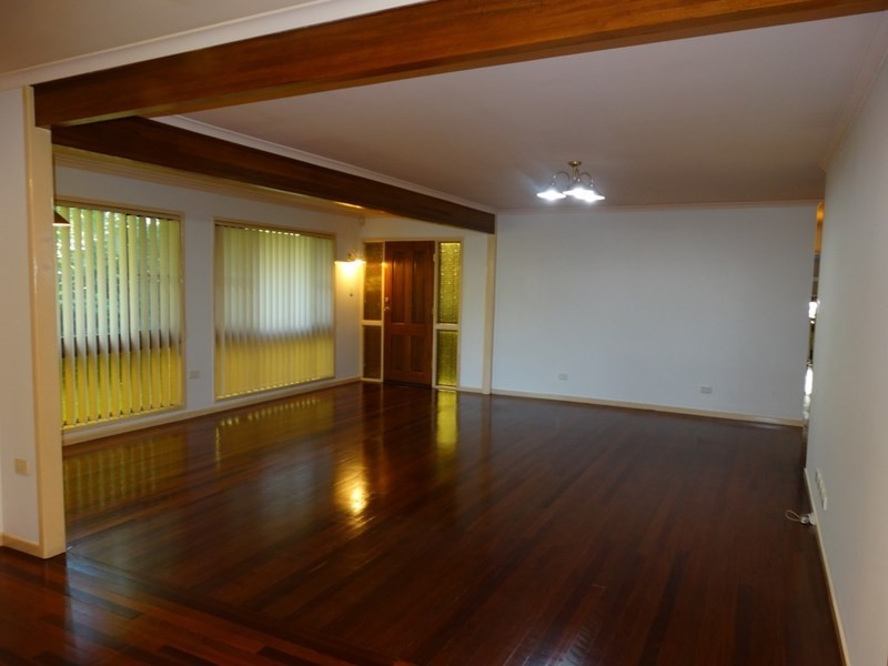 8 Hinckley Street, Manly West QLD 4179