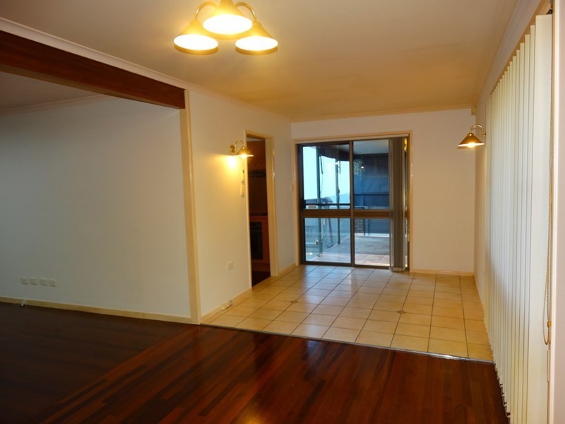 8 Hinckley Street, Manly West QLD 4179