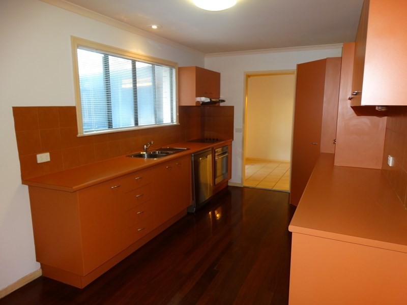 8 Hinckley Street, Manly West QLD 4179