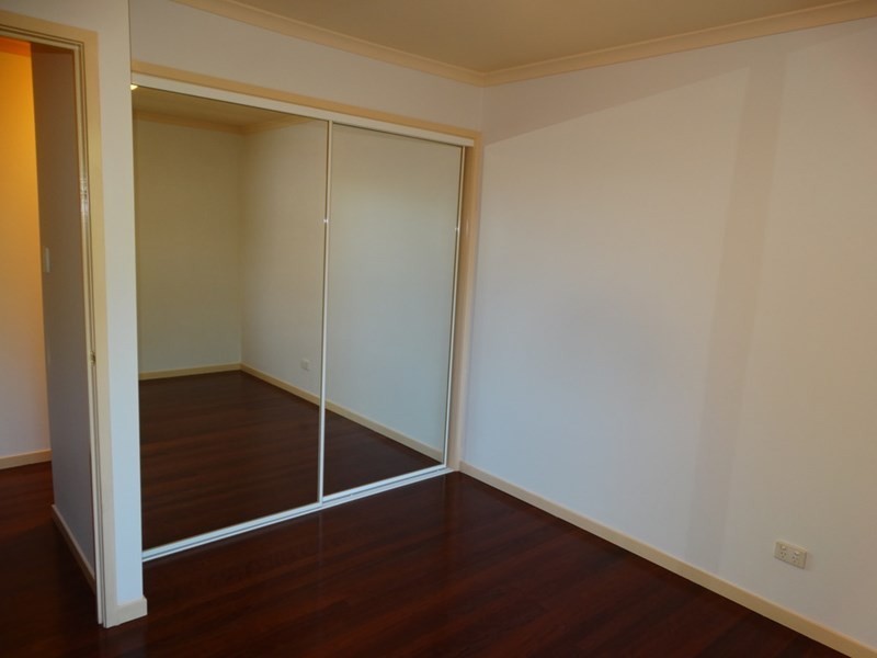 8 Hinckley Street, Manly West QLD 4179