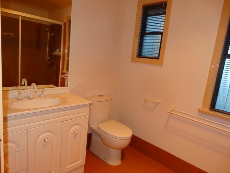 8 Hinckley Street, Manly West QLD 4179