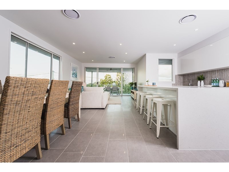 6 Kitchener Street, Wynnum QLD 4178