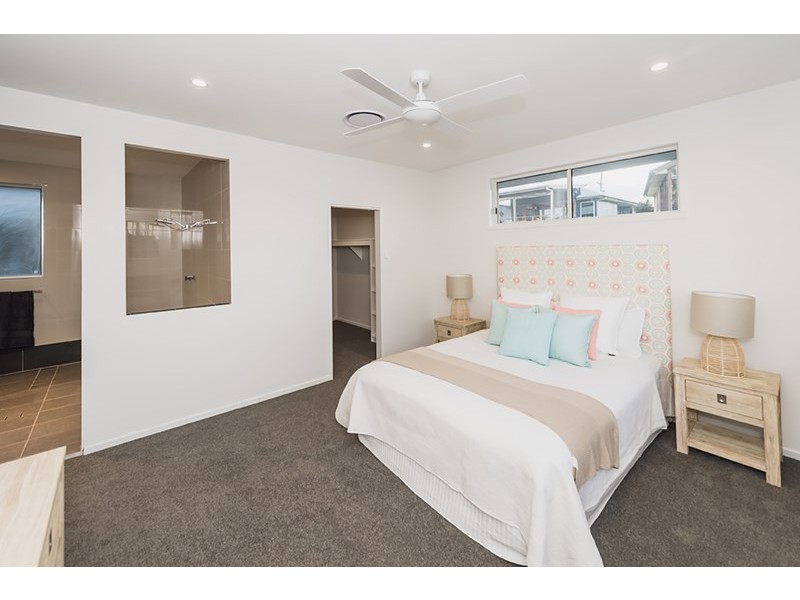 6 Kitchener Street, Wynnum QLD 4178