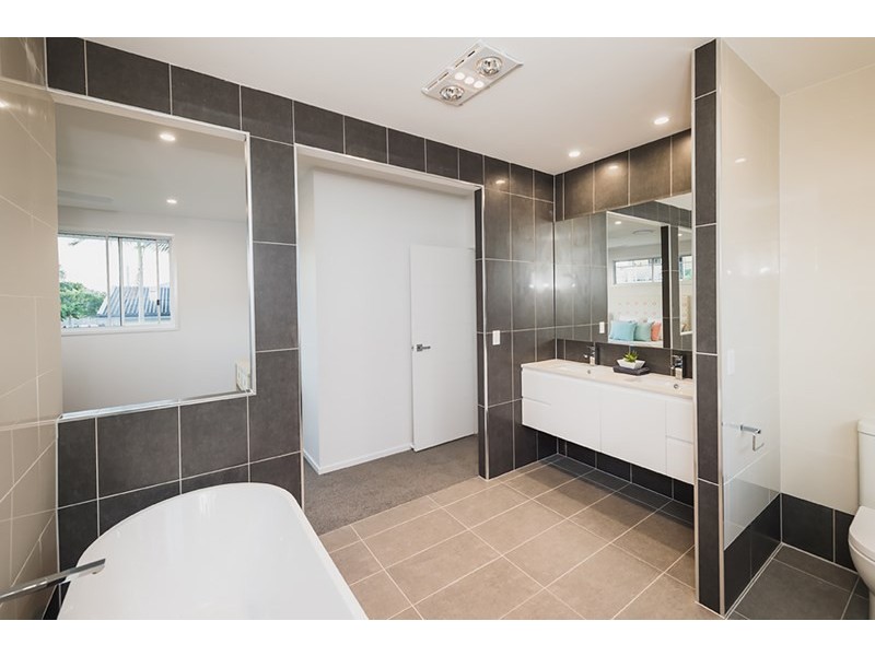 6 Kitchener Street, Wynnum QLD 4178