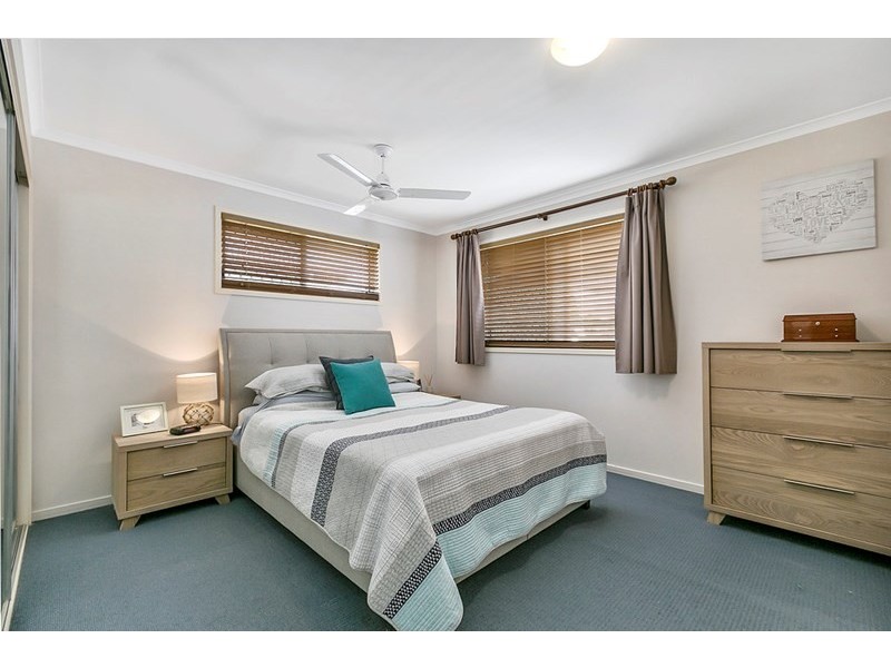 13/8 Zahner Place, Manly West QLD 4179