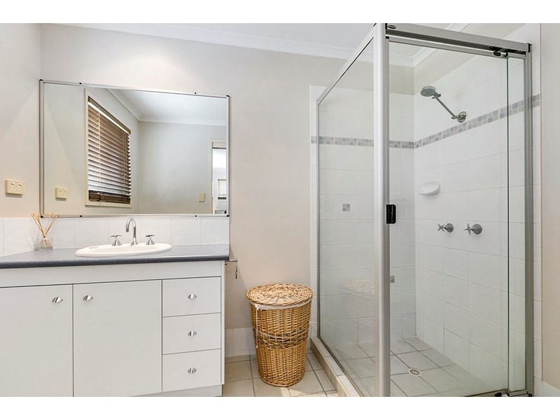 13/8 Zahner Place, Manly West QLD 4179