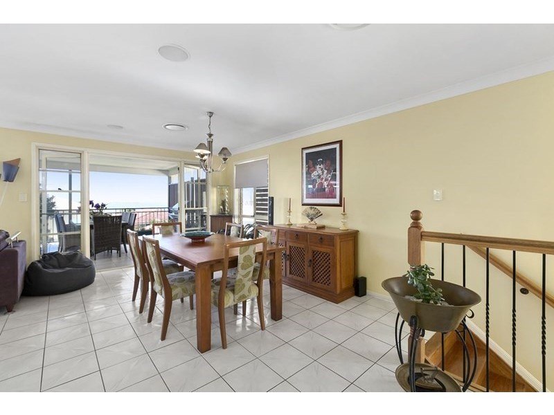 48 Carlton Terrace, Wynnum QLD 4178