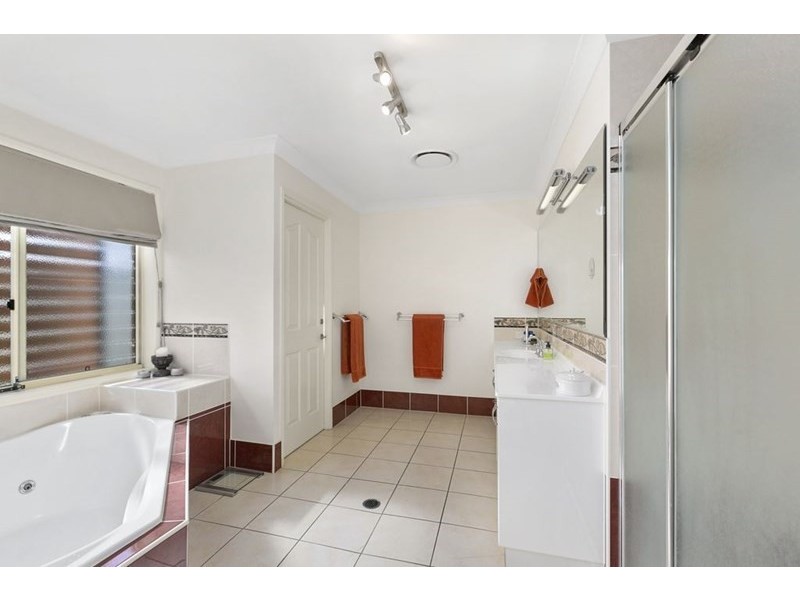 48 Carlton Terrace, Wynnum QLD 4178