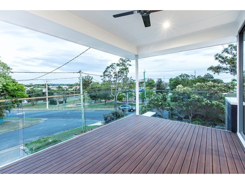 4 Kitchener Street, Wynnum QLD 4178