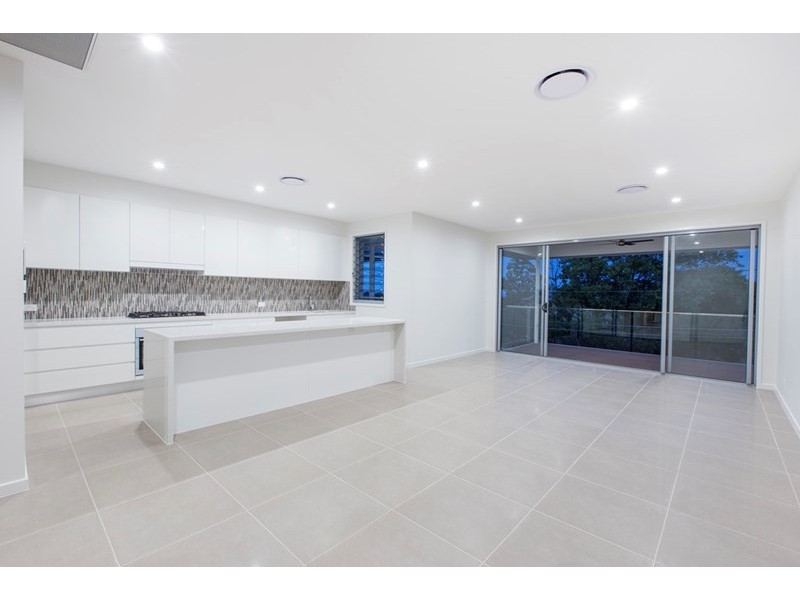 4 Kitchener Street, Wynnum QLD 4178