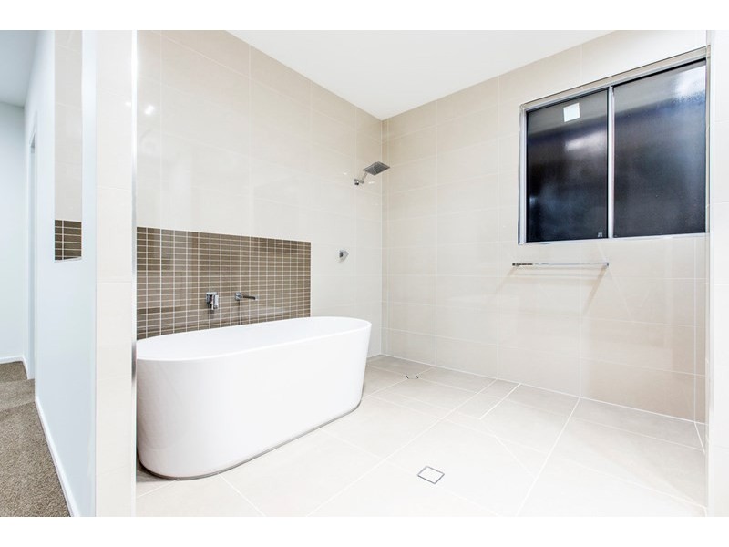 4 Kitchener Street, Wynnum QLD 4178