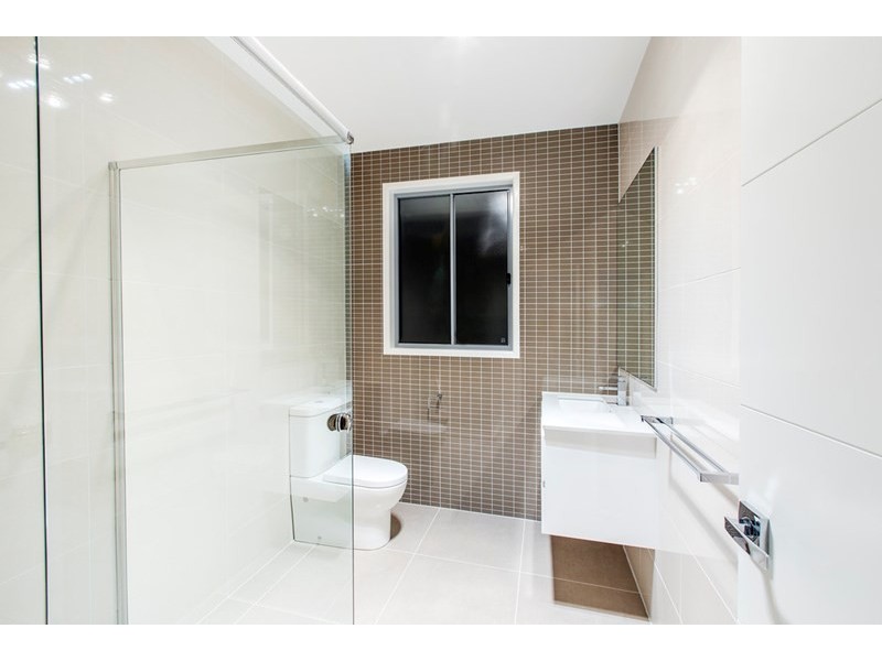 4 Kitchener Street, Wynnum QLD 4178