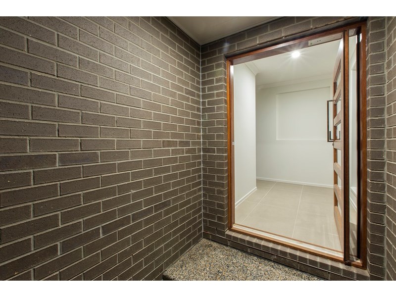 4 Kitchener Street, Wynnum QLD 4178